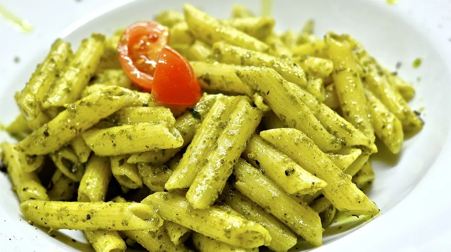 Geleneksel Pesto Yapımı